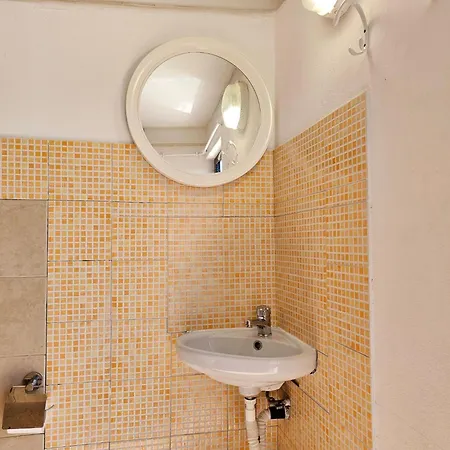 Mit Wasserblick By Interhome