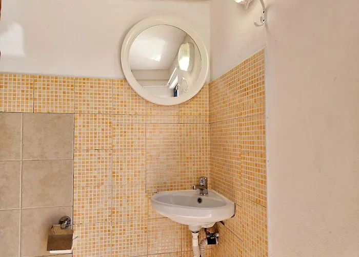 Mit Wasserblick By Interhome